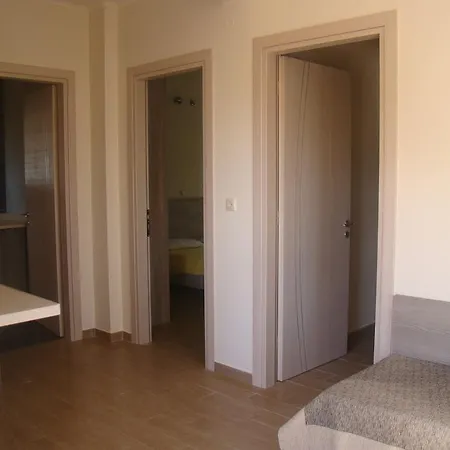 Eleftheria Apartment *